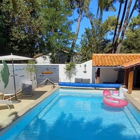 ヴィラ Cosy Avec Piscine Et En Bord De