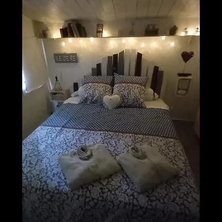ヴィラ Cosy Avec Piscine Et En Bord De *