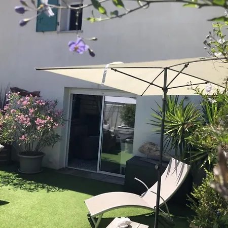 Cosy Avec Piscine Et En Bord De *