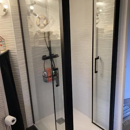 Cosy Avec Piscine Et En Bord De ヴィラ
