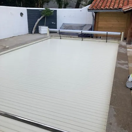 Cosy Avec Piscine Et En Bord De * Rivedoux-Plage