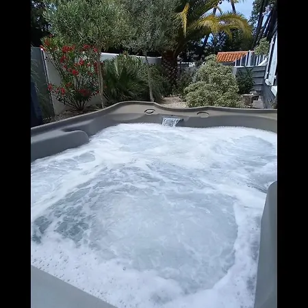 Cosy Avec Piscine Et En Bord De