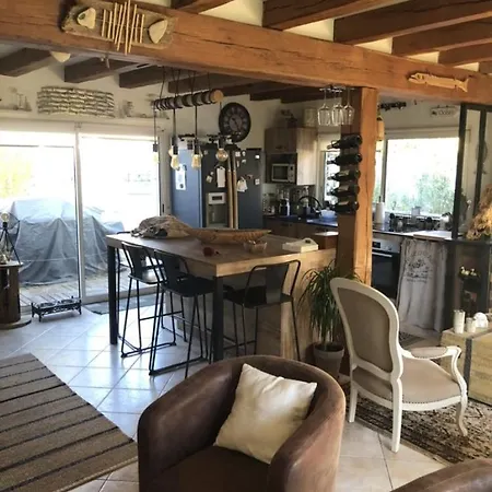 Cosy Avec Piscine Et En Bord De Villa Rivedoux-Plage