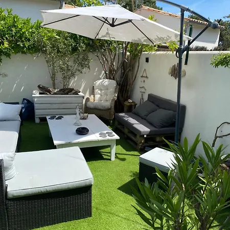 ヴィラ Cosy Avec Piscine Et En Bord De