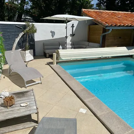 Cosy Avec Piscine Et En Bord De