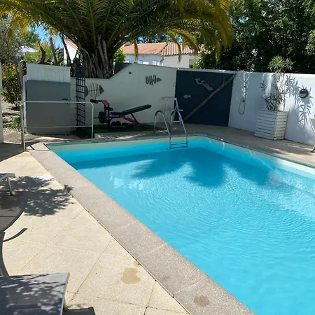 ヴィラ Cosy Avec Piscine Et En Bord De リヴドゥー・プラージュ