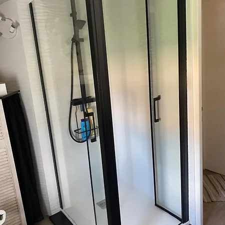 Cosy Avec Piscine Et En Bord De *