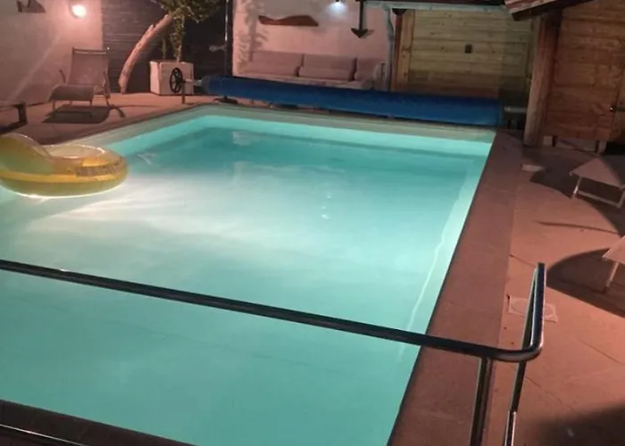 Cosy Avec Piscine Et En Bord De Villa